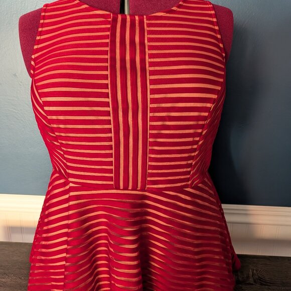 Red and Nude top Torrid - Picture 1 of 2